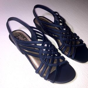 Naturalizer 5 1/2  Navy Sandals